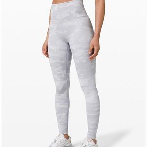 Lululemon Wunder Under High Rise Tight 28” size 2
